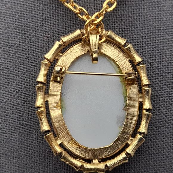 Vintage Renaissance Oval Brooch Pendent Necklace, 1950s, Collectible Jewelry - Picture 3 of 9
